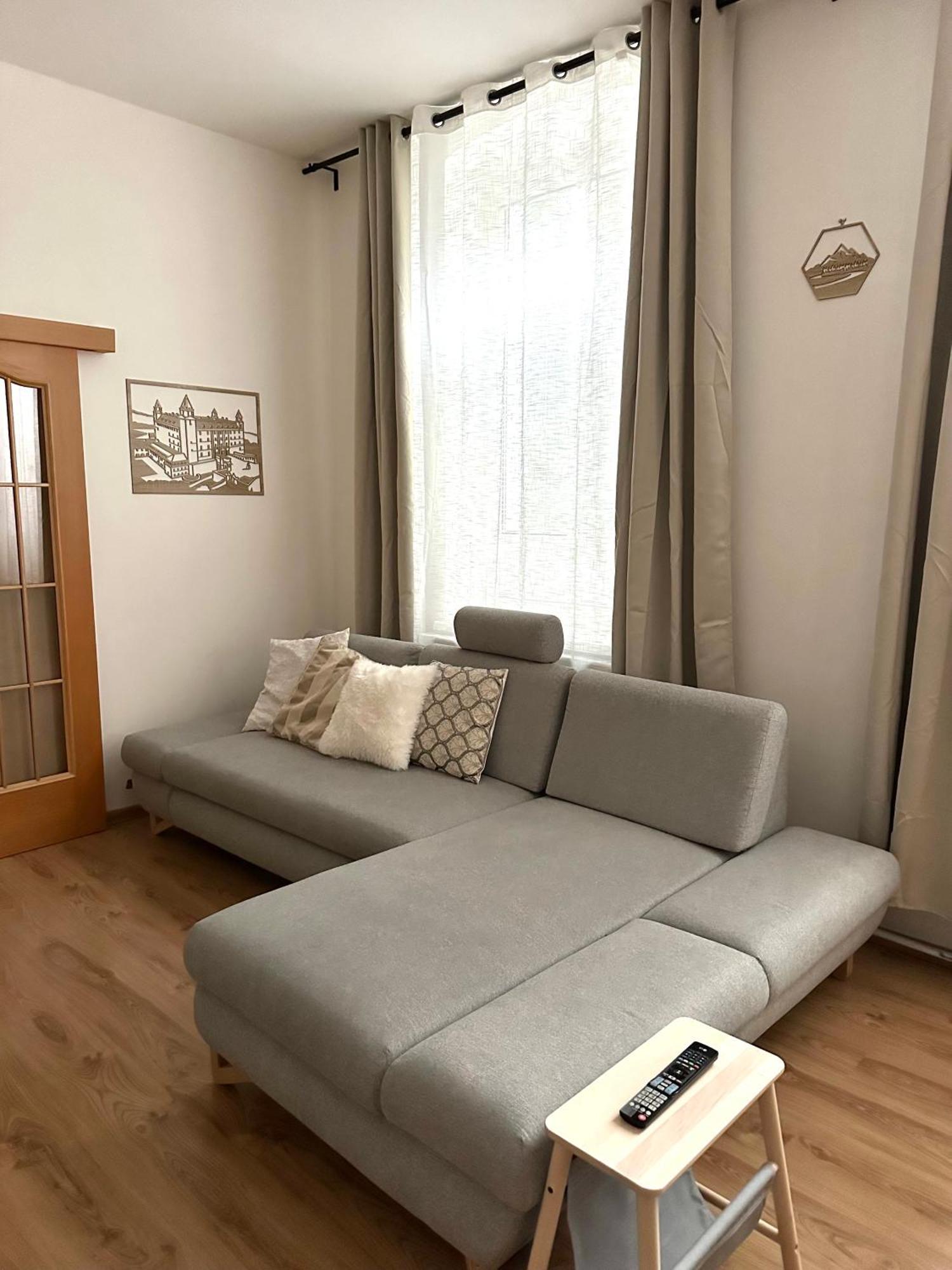 Hidden Apartment In The Old Town Under The Castle 브라티슬라바 외부 사진