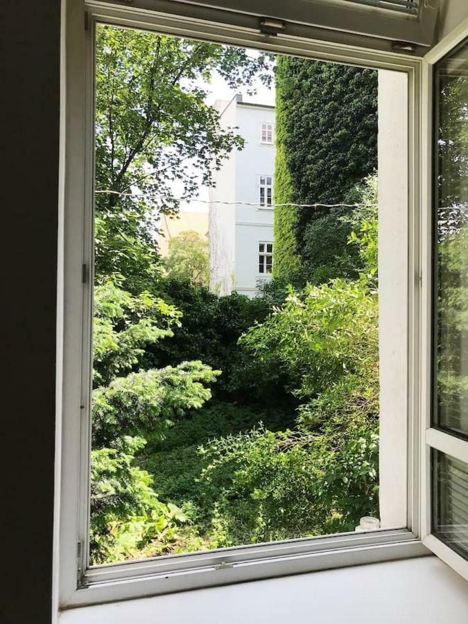 Hidden Apartment In The Old Town Under The Castle 브라티슬라바 외부 사진